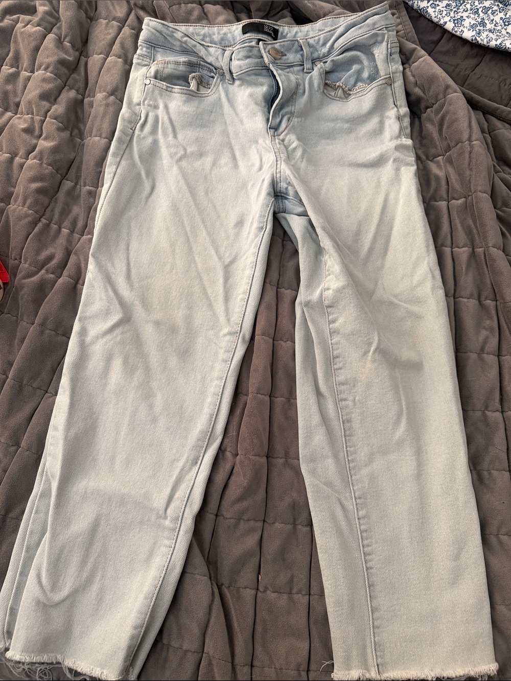 1822 Denim Women’s Light Blue Straight-Leg Jeans